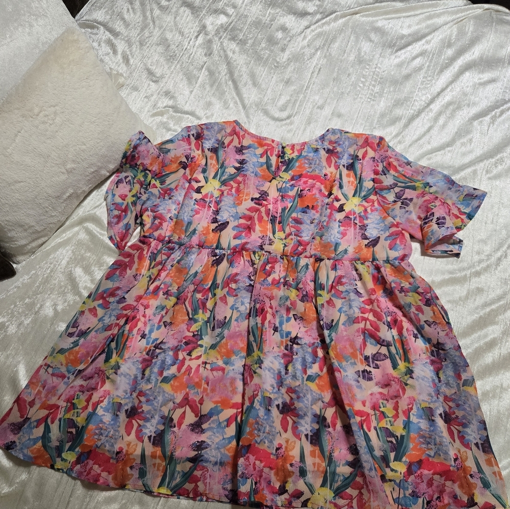 Floral Multicolor Scoop Neck Women’s Top By Southern Stitch NWT Never Worn . LG - Picture 10 of 10